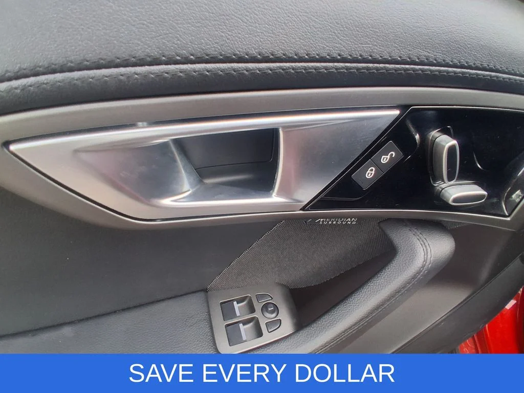 Used 2017 Red Jaguar Base image 12