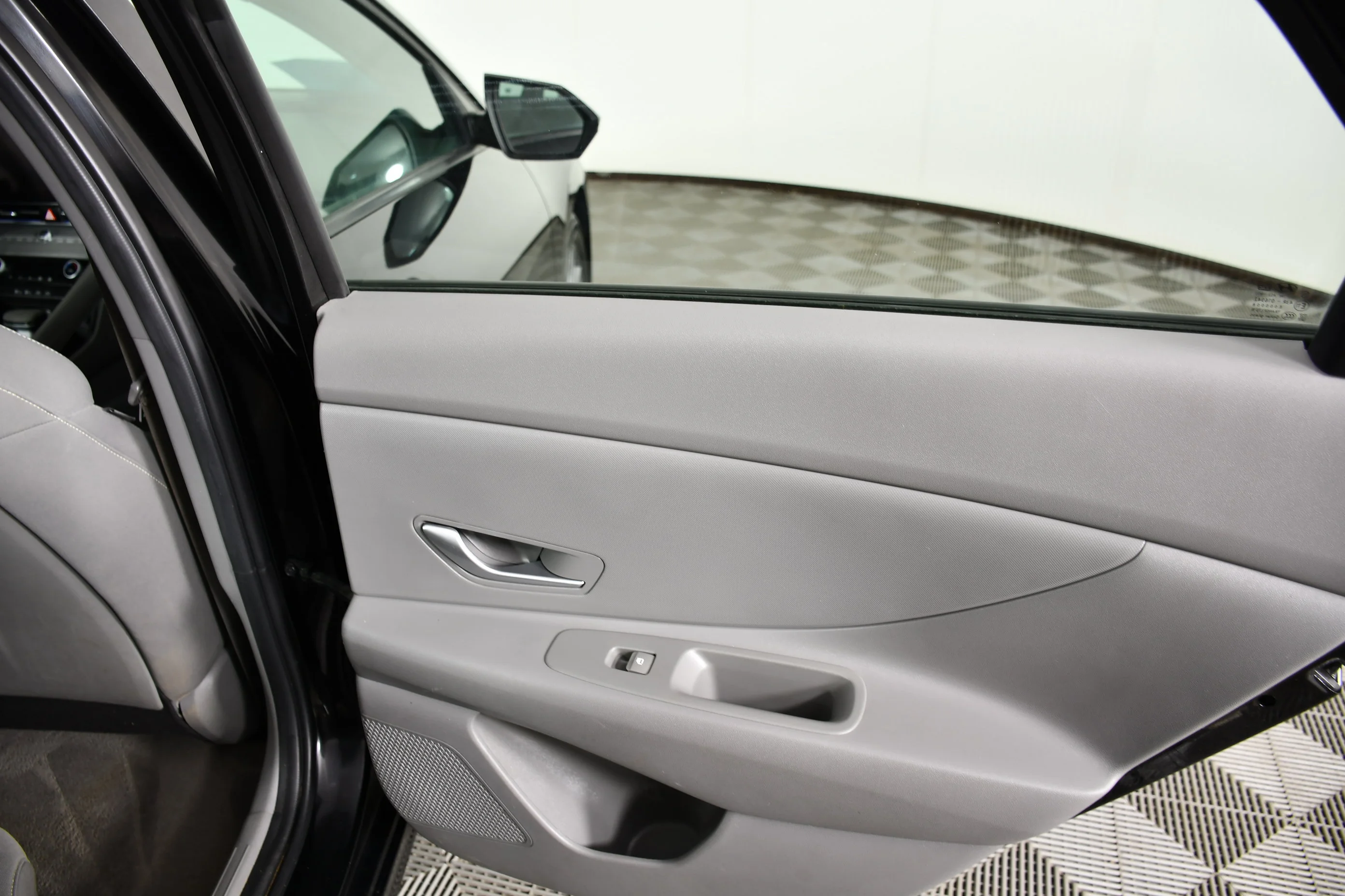 Used 2024 Abyss Black Hyundai SEL image 44
