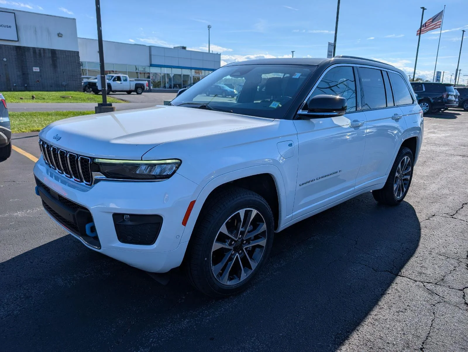 Used 2024 Bright White Clearcoat Jeep Overland image 4