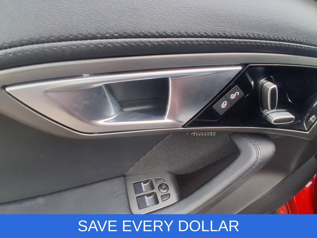 Used 2017 Red Jaguar Base image 12
