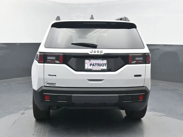New 2026 Bright White Clear-Coat Exterior Paint Jeep Overland image 12