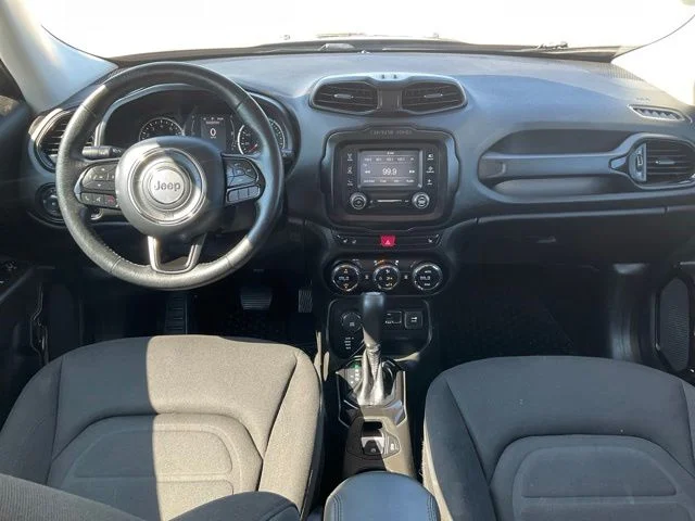 Used 2016 Black Jeep Latitude image 3