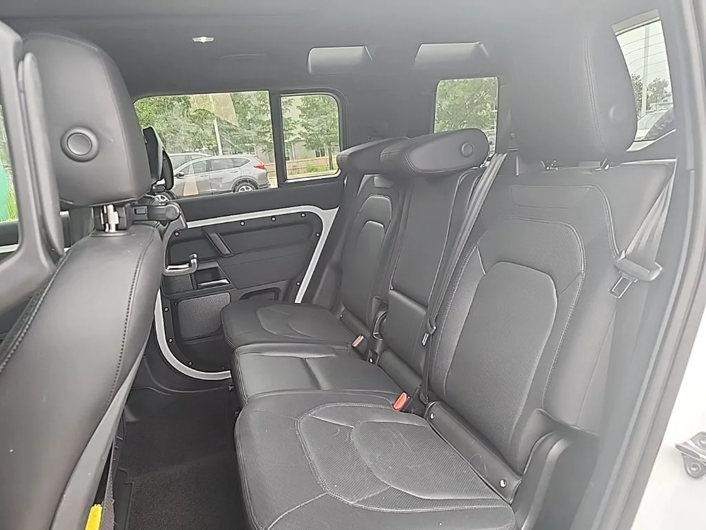 Certified Used 2023 White Land Rover X-Dynamic SE image 4
