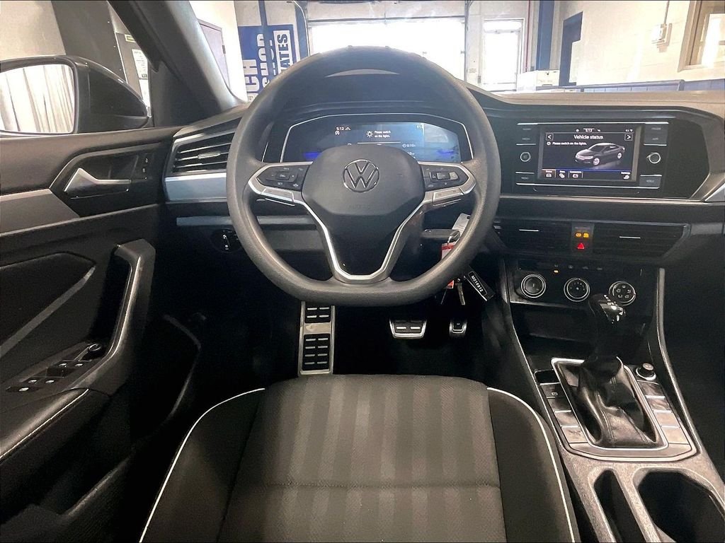 Used 2023 Black Volkswagen 1.5T Sport image 17