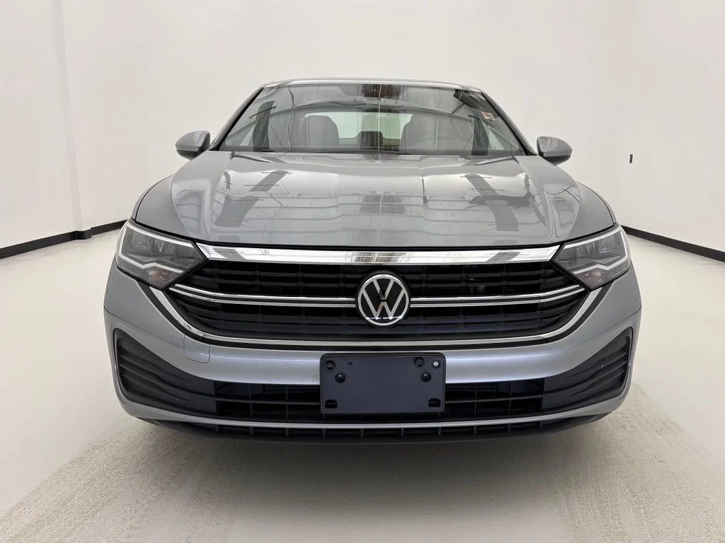 Used 2024 Silver Volkswagen 1.5T SE image 14