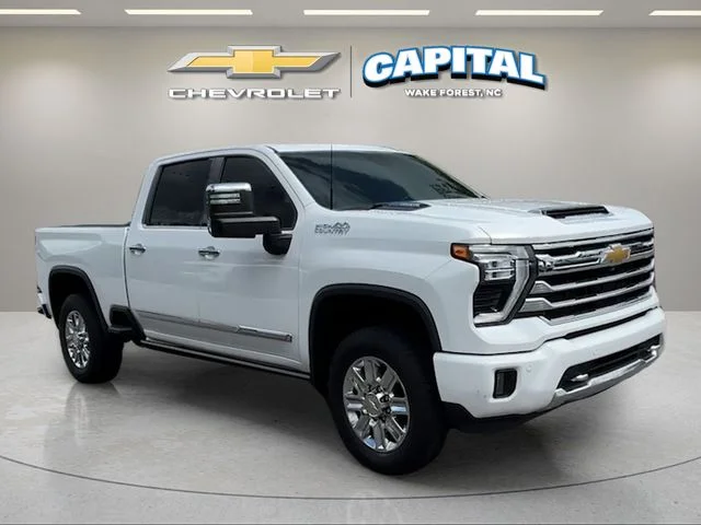 Used 2024 White Chevrolet High Country image 7