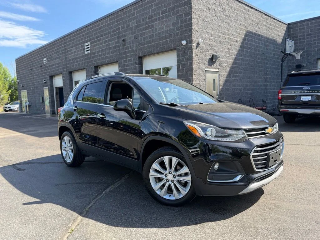 Used 2018 Black Chevrolet Premier image 7