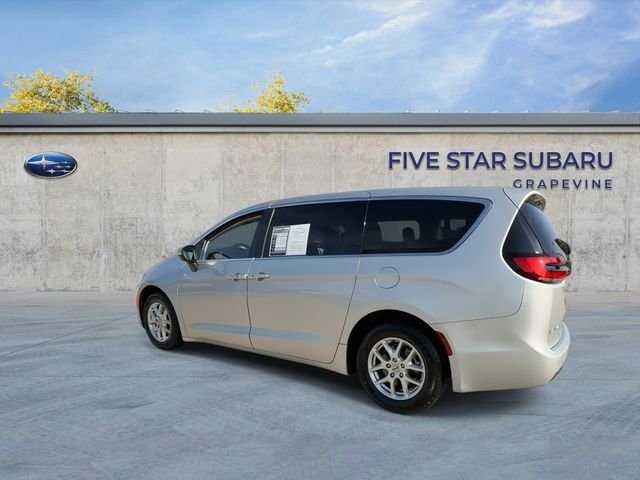 Used 2023 Silver Chrysler Touring L image 6