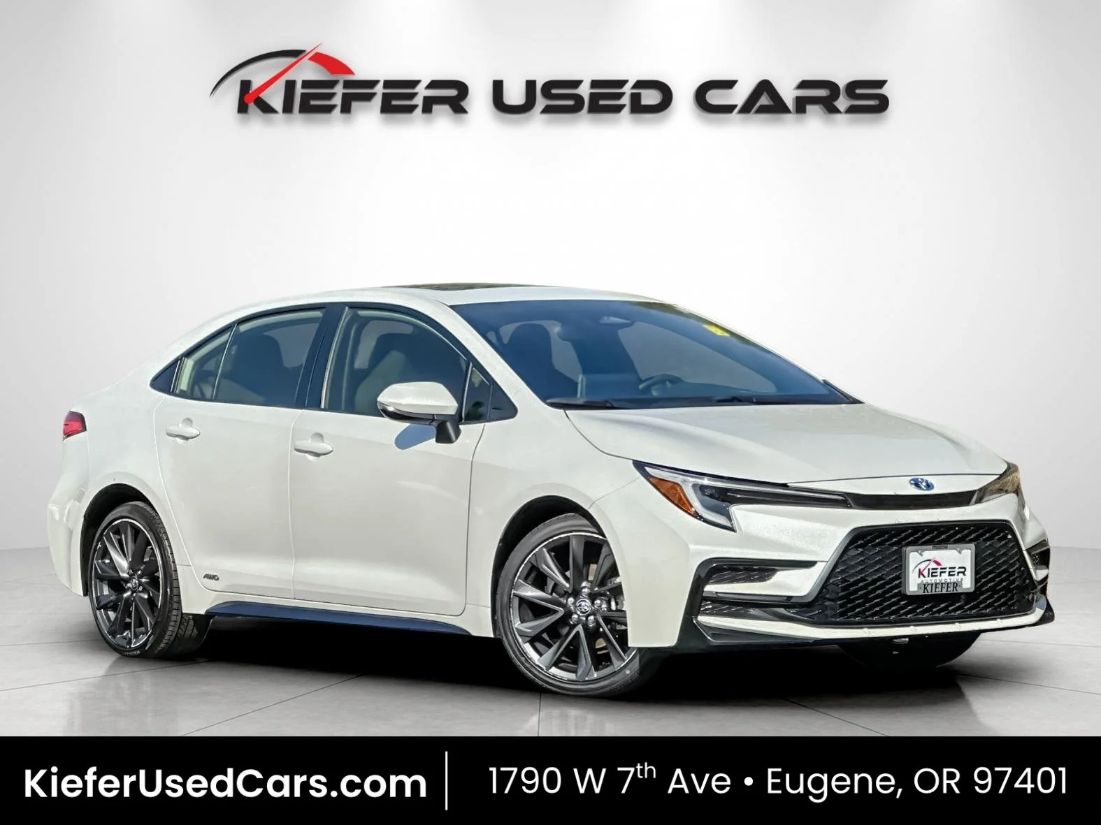 Used 2025 Beige Toyota SE image 1