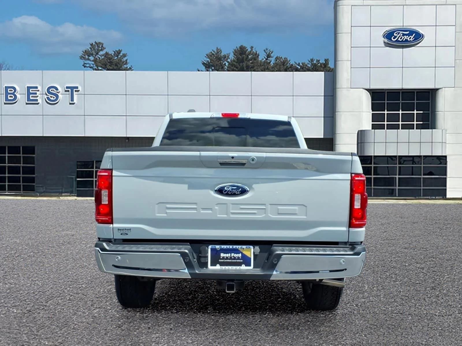 Used 2023 Avalanche Gray Ford XLT image 5