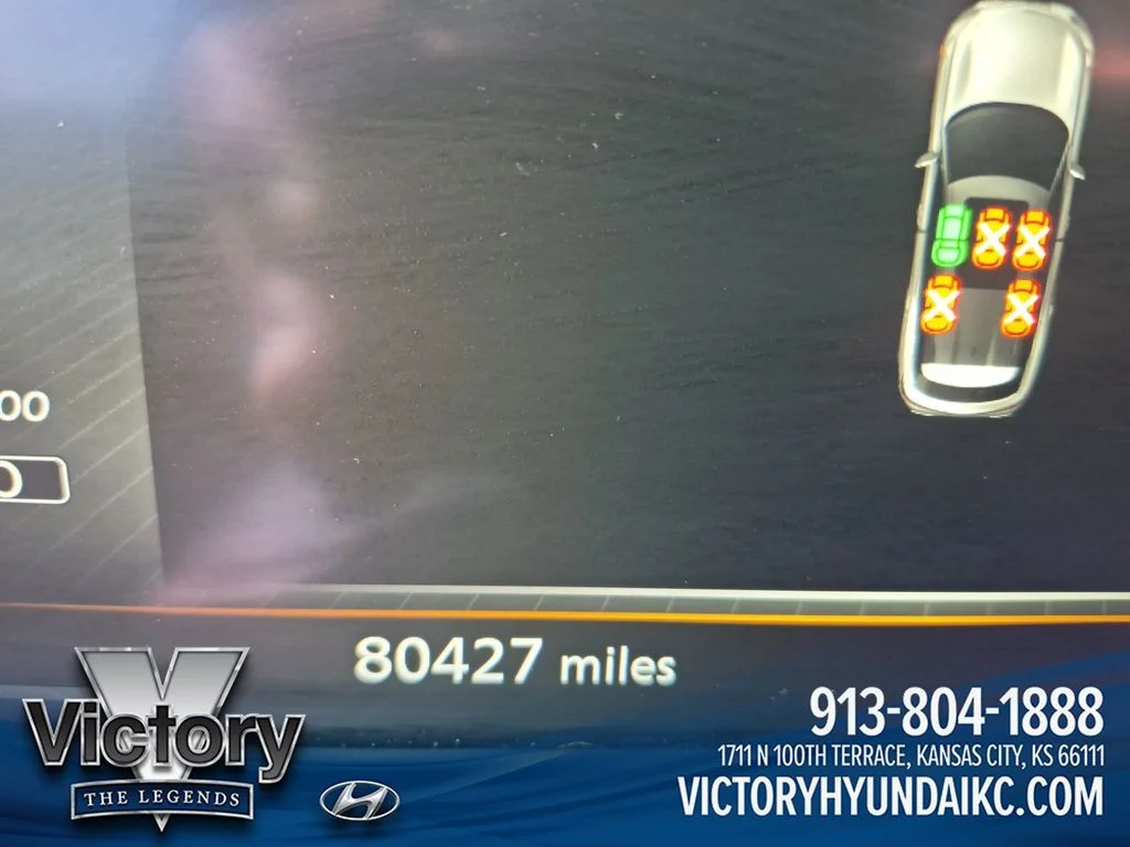 Used 2022 White INFINITI LUXE image 16