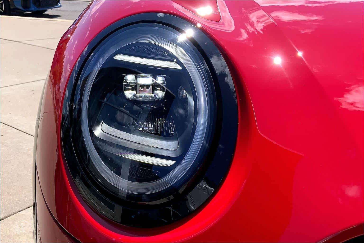 New 2026 Chili Red II MINI Iconic image 13