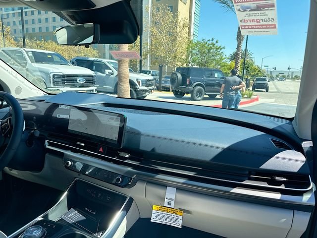 New 2026 Ceramic Silver Kia SX Prestige image 32