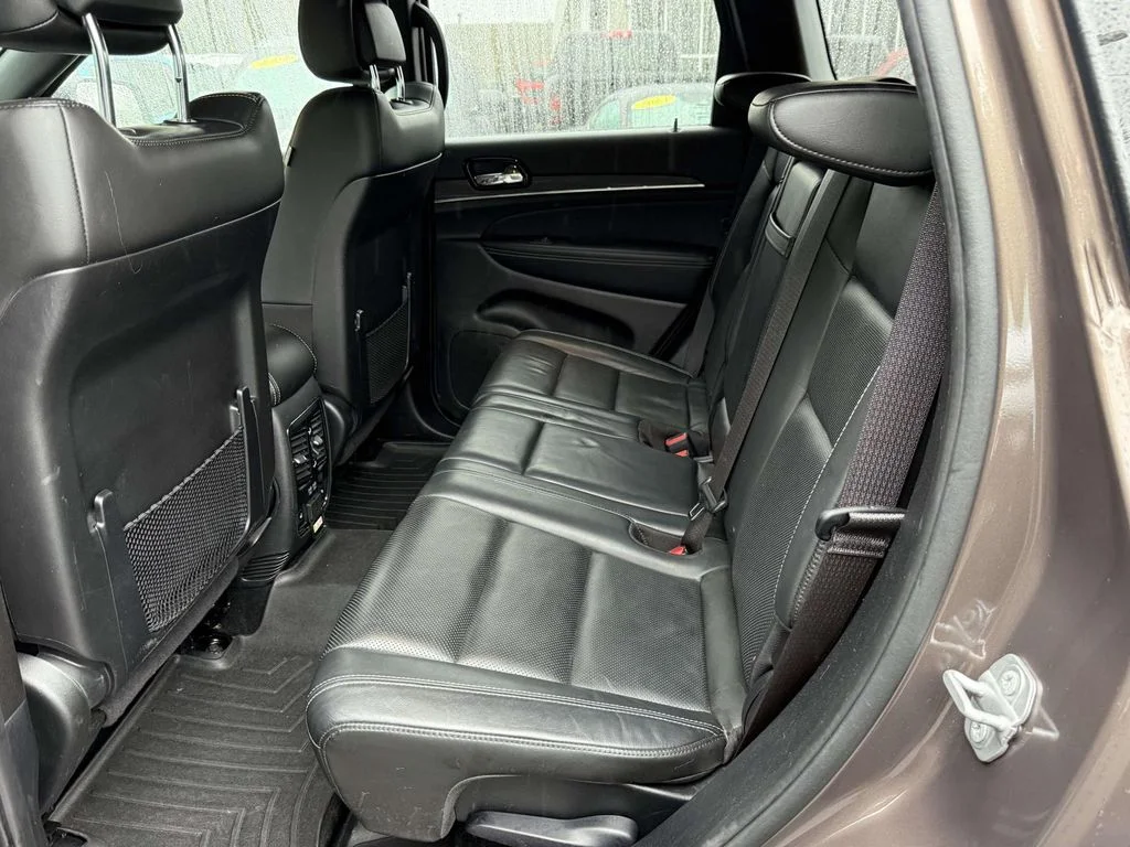 Used 2021 Brown Jeep Limited image 15