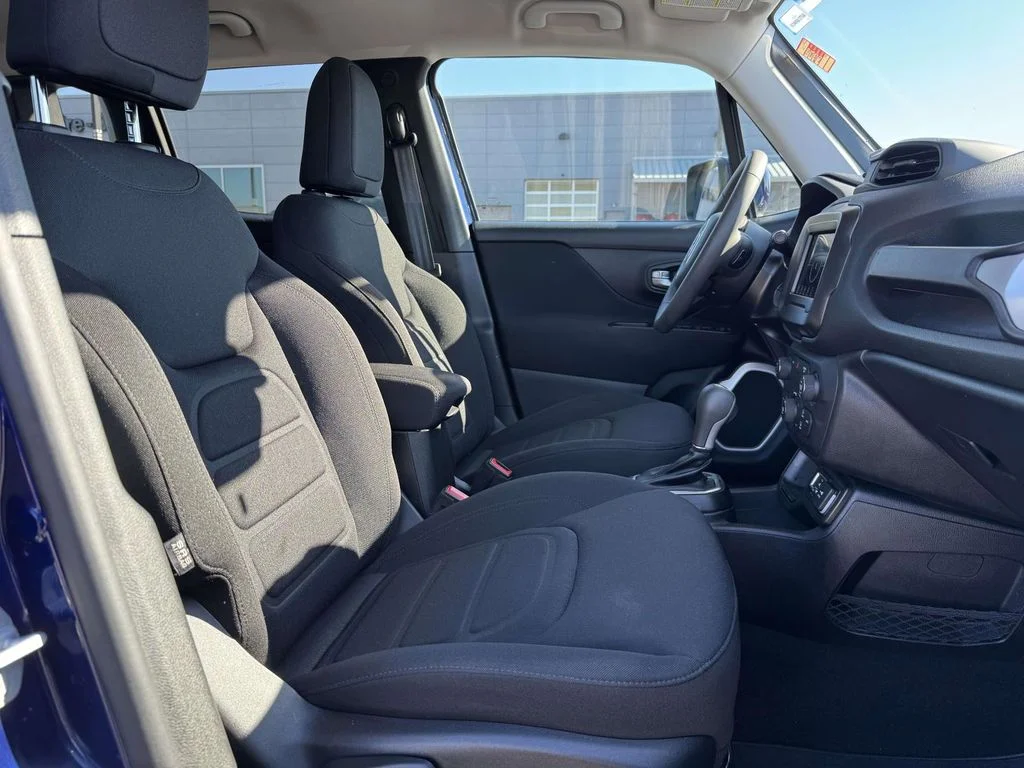 Used 2019 Blue Jeep Latitude image 14