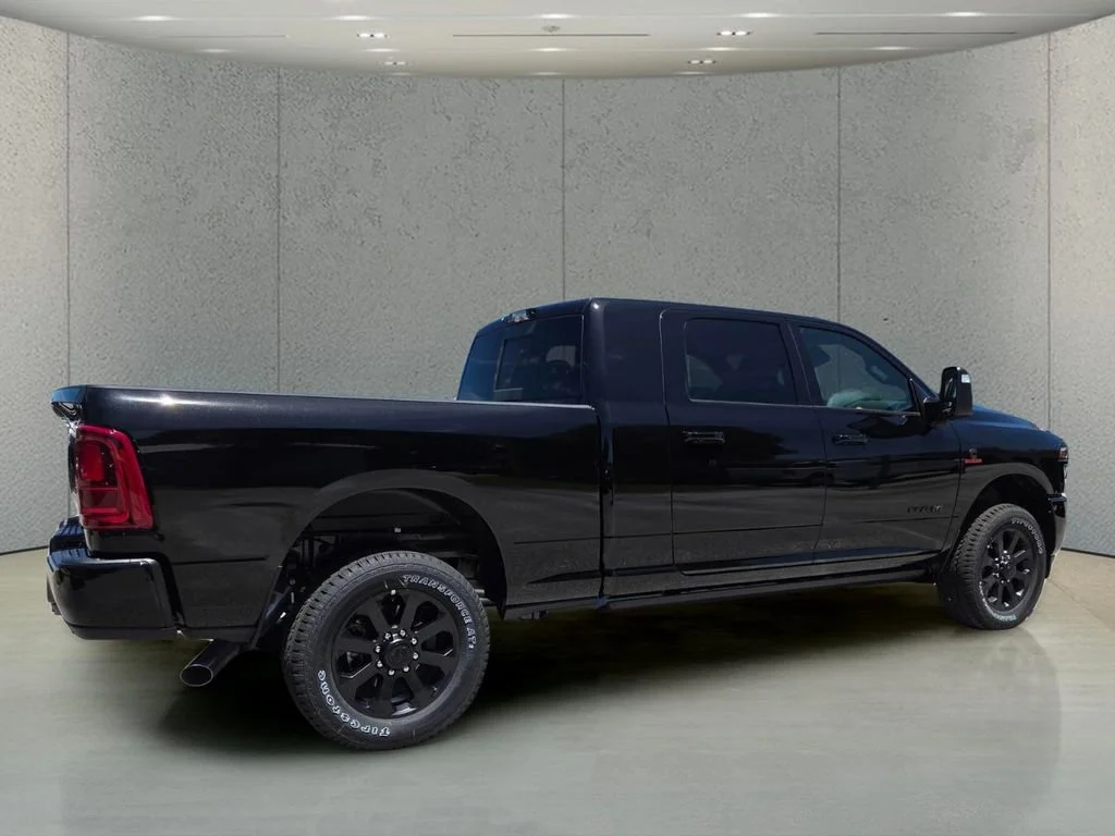 New 2026 Diamond Black Crystal Pearl-Coat Exterior Paint RAM Laramie image 3