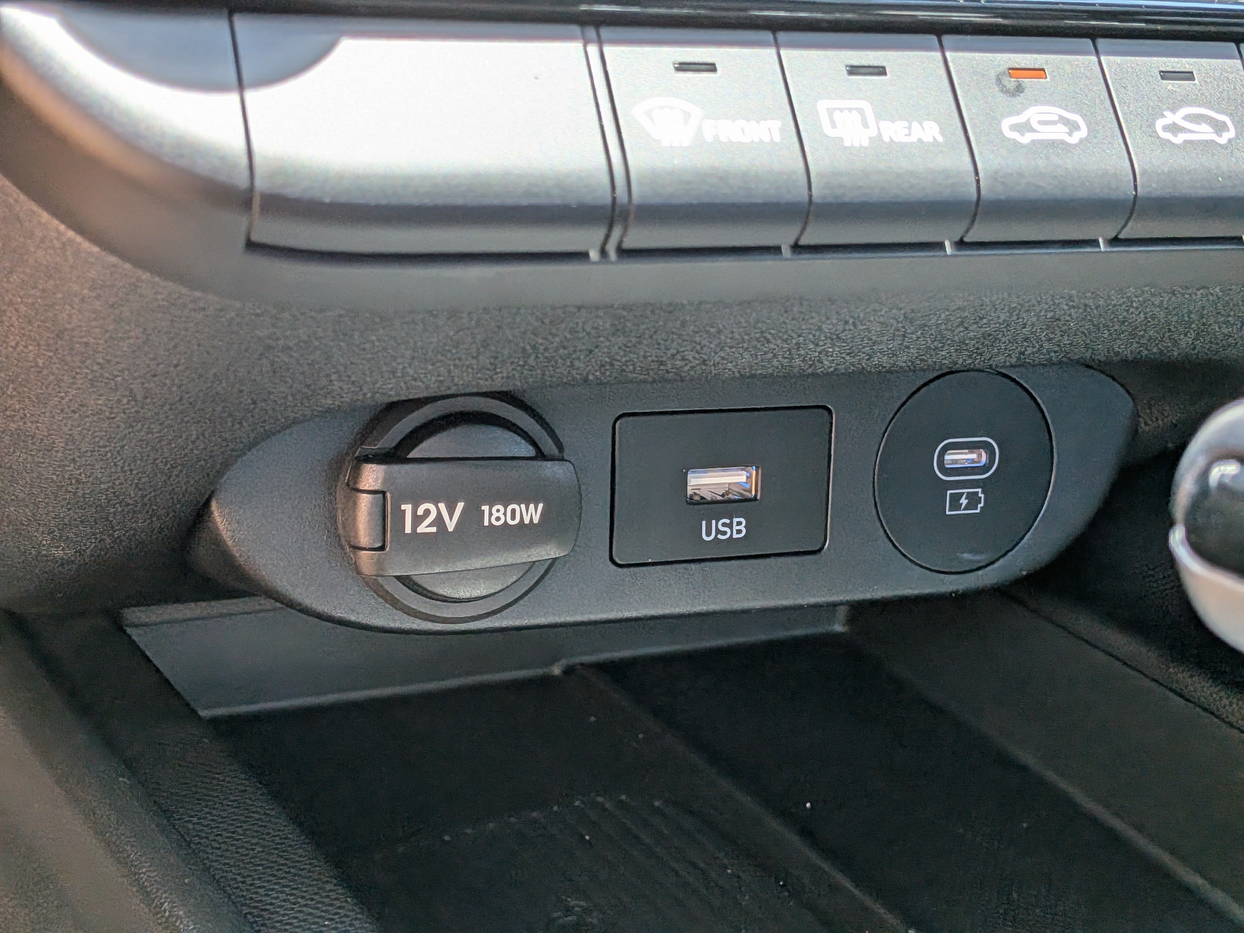 2025 Hyundai Elantra SEL - Photo 28