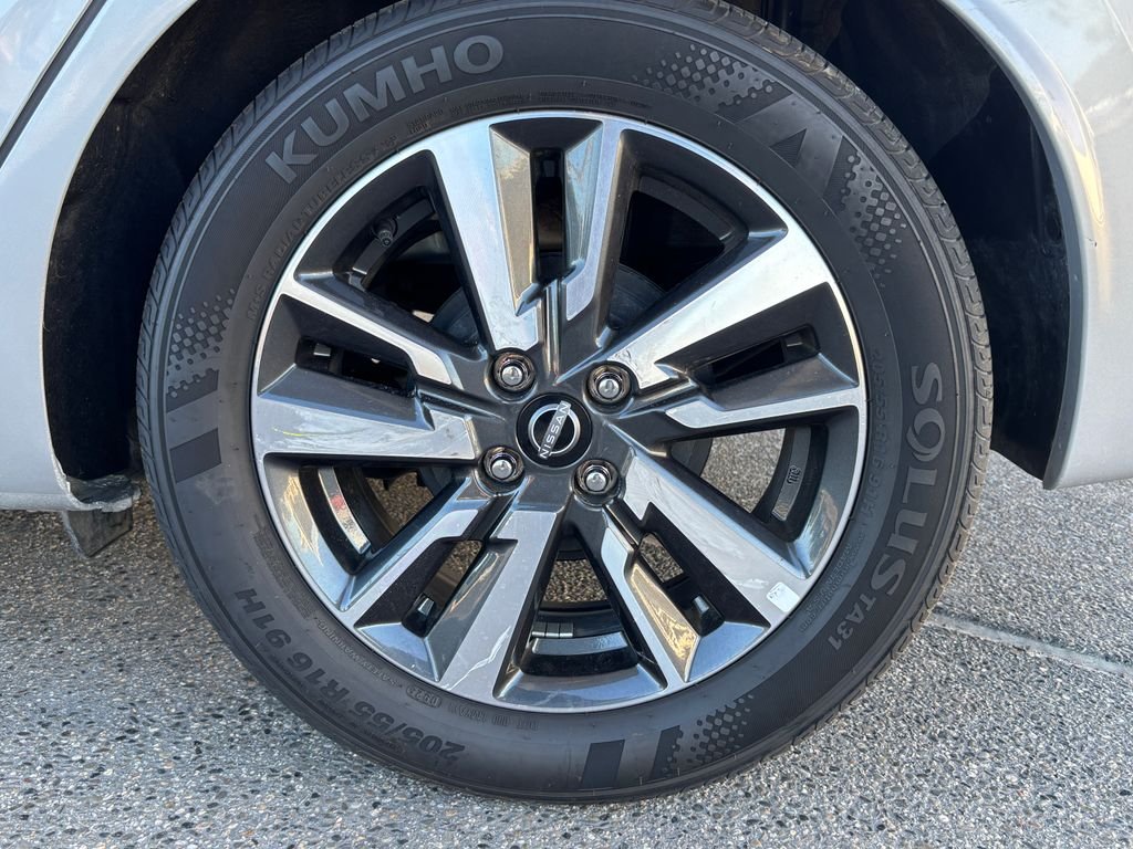 2025 Nissan Versa Sedan SV - Photo 29