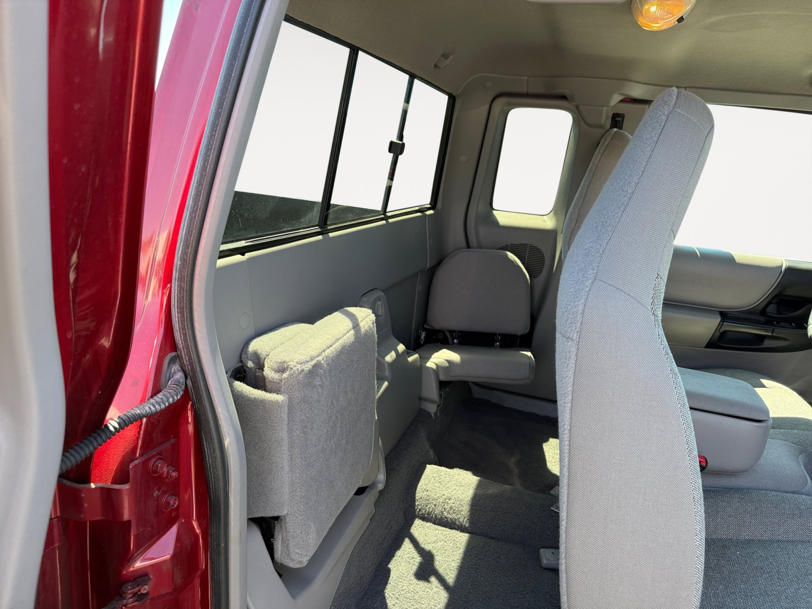 Used 2000 Bright Red Clearcoat Ford XLT image 18