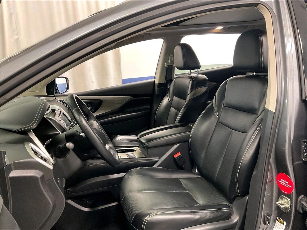 Used 2018 Gray Nissan SL image 10