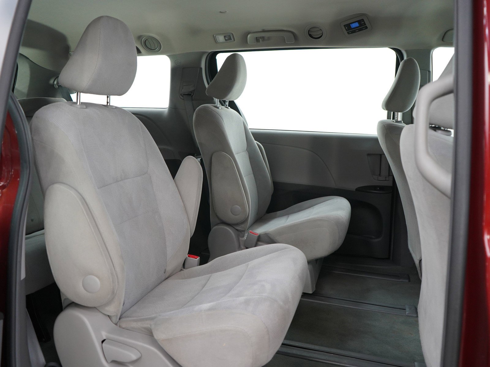 Used 2016 Salsa Red Pearl Toyota L image 12