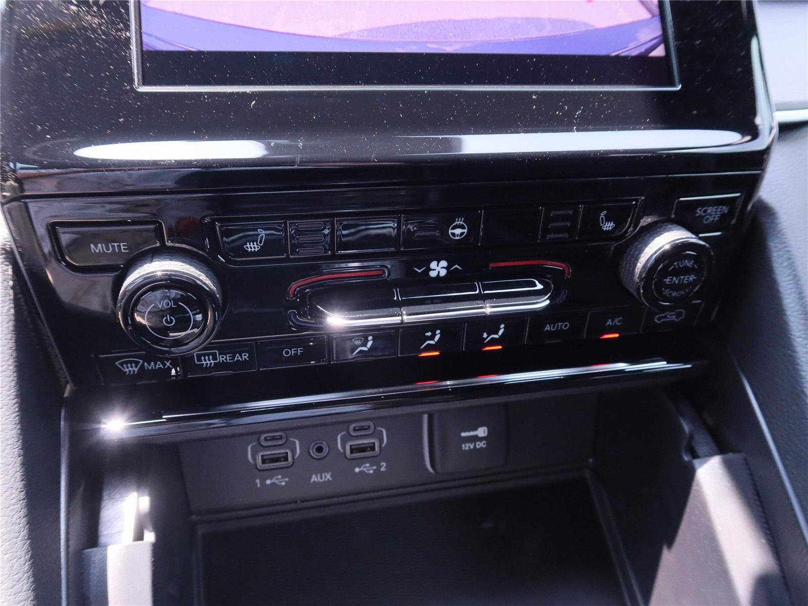 New 2026 Diamond Black Crystal Pearlcoat Jeep Laredo X image 16