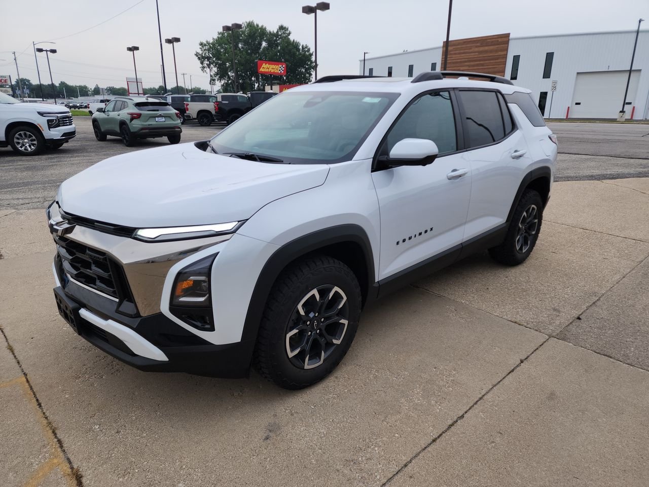 New 2027 Polar White Tricoat Chevrolet AWD ACTIV image 4