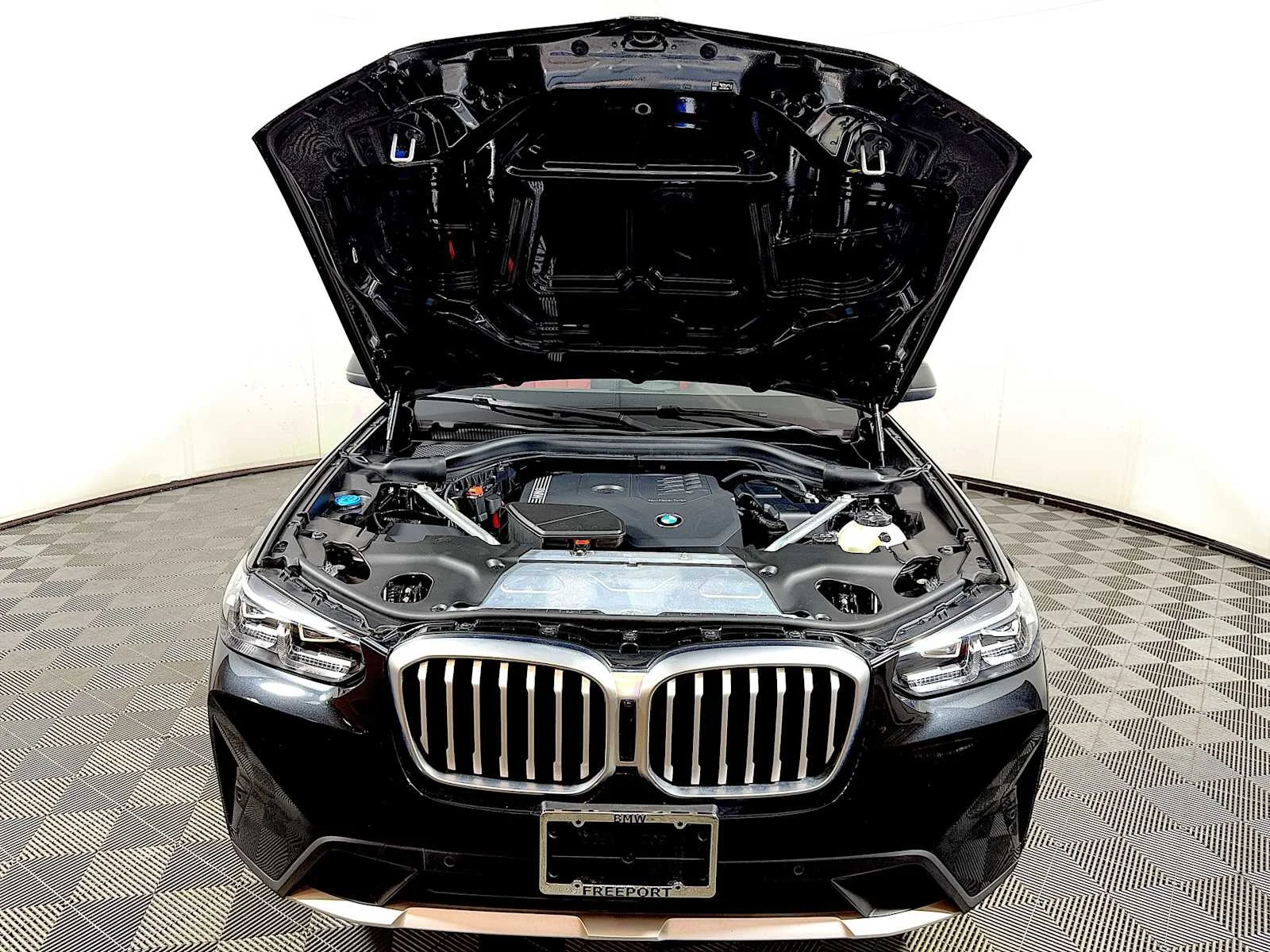 Certified Used 2023 Black Sapphire Metallic BMW xDrive30i image 31