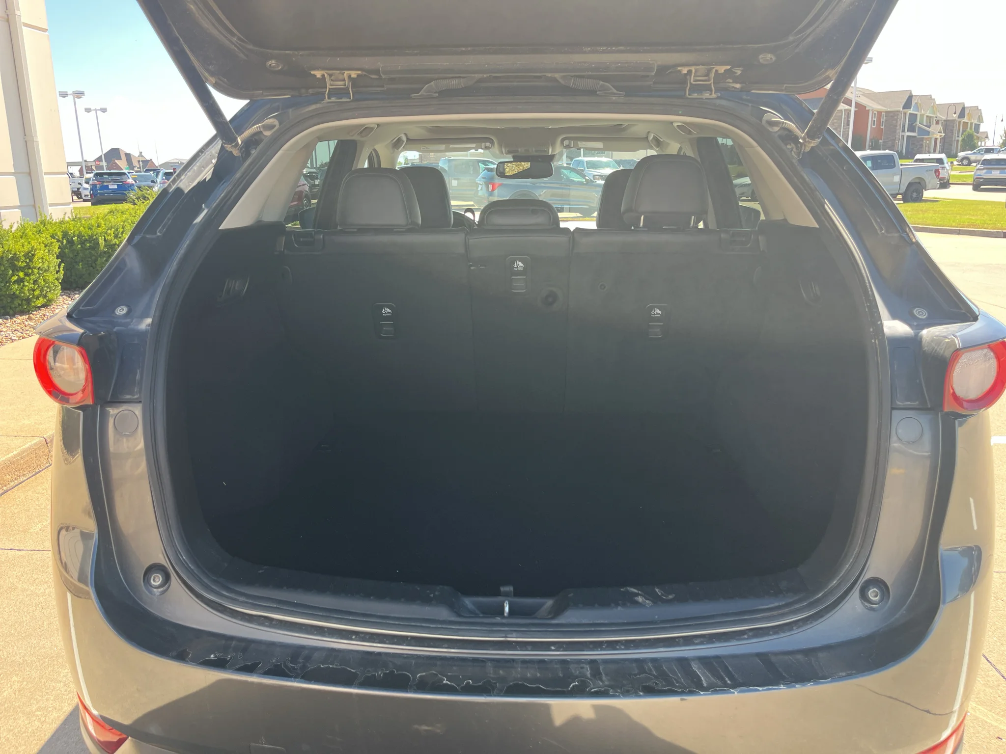 Used 2017 Machine Gray Metallic Mazda Grand Touring image 6