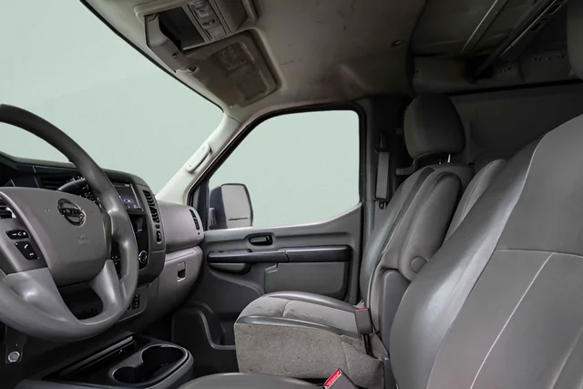 Used 2019 White Nissan S image 9