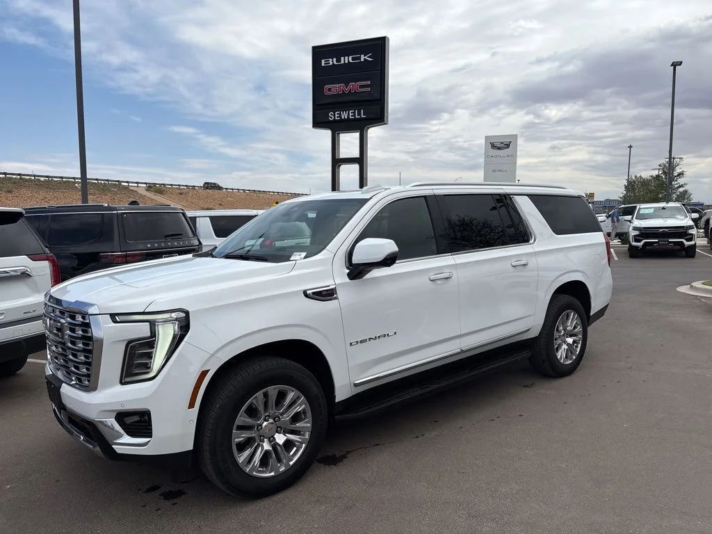 2025 GMC Yukon Denali AWD's photo