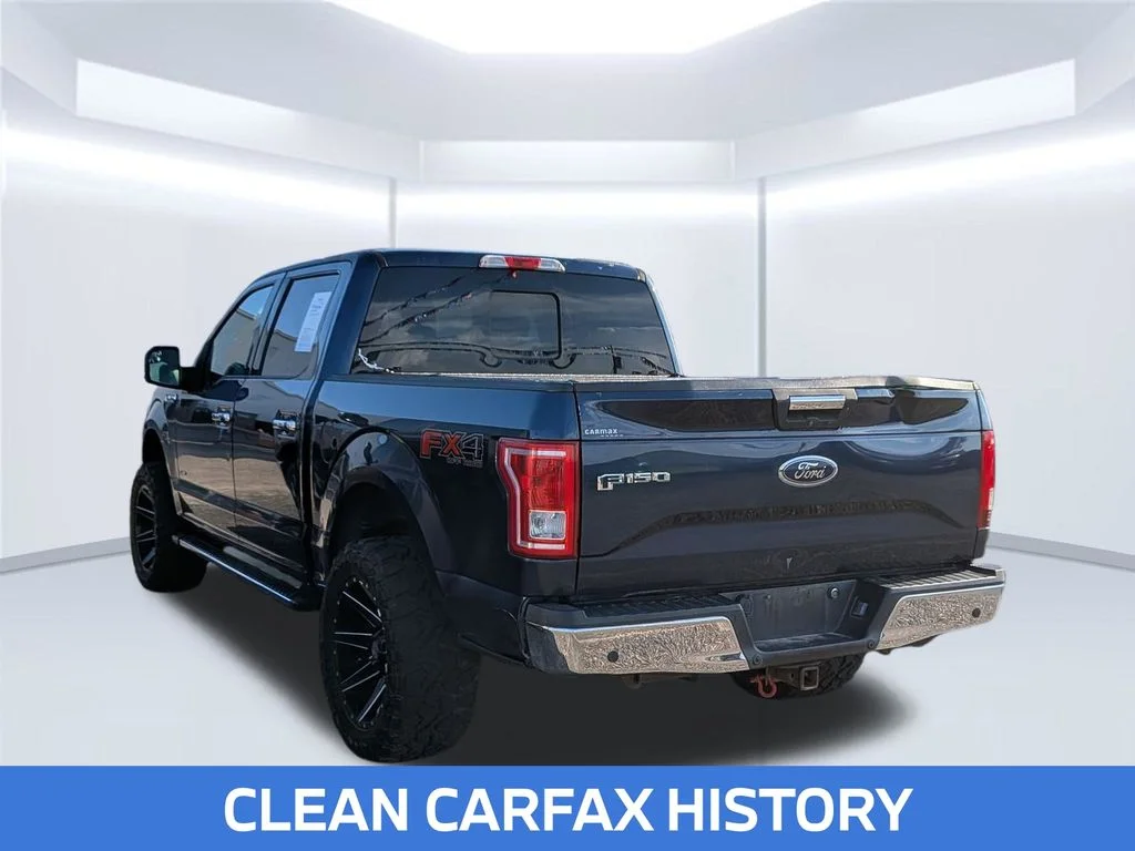 Used 2017 Blue Ford XLT image 2