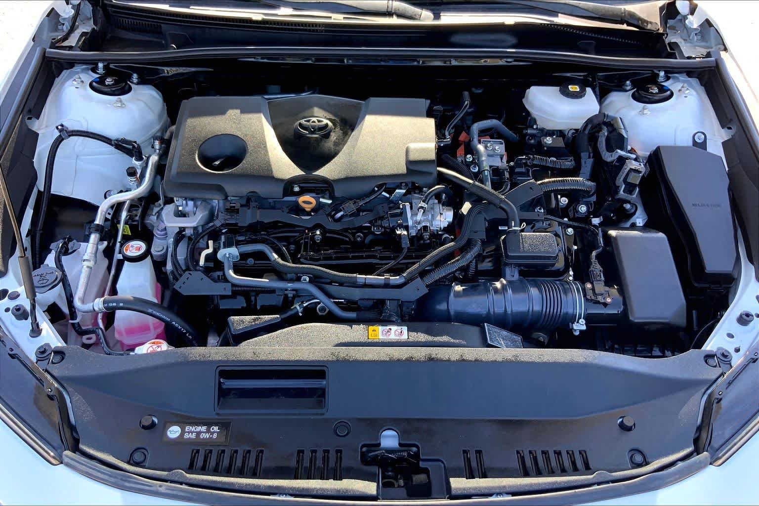 Used 2025 Wind Chill Pearl Toyota XSE image 31