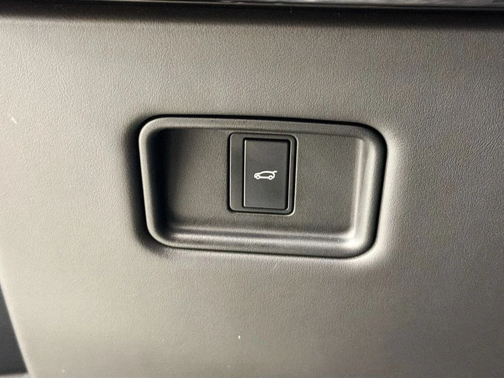 Certified Used 2024 Black Land Rover SE image 10