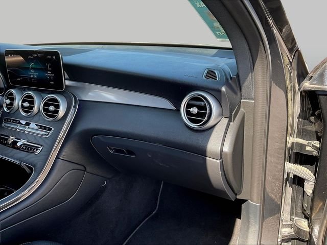 Used 2022 Gray Mercedes-Benz GLC 300 image 27