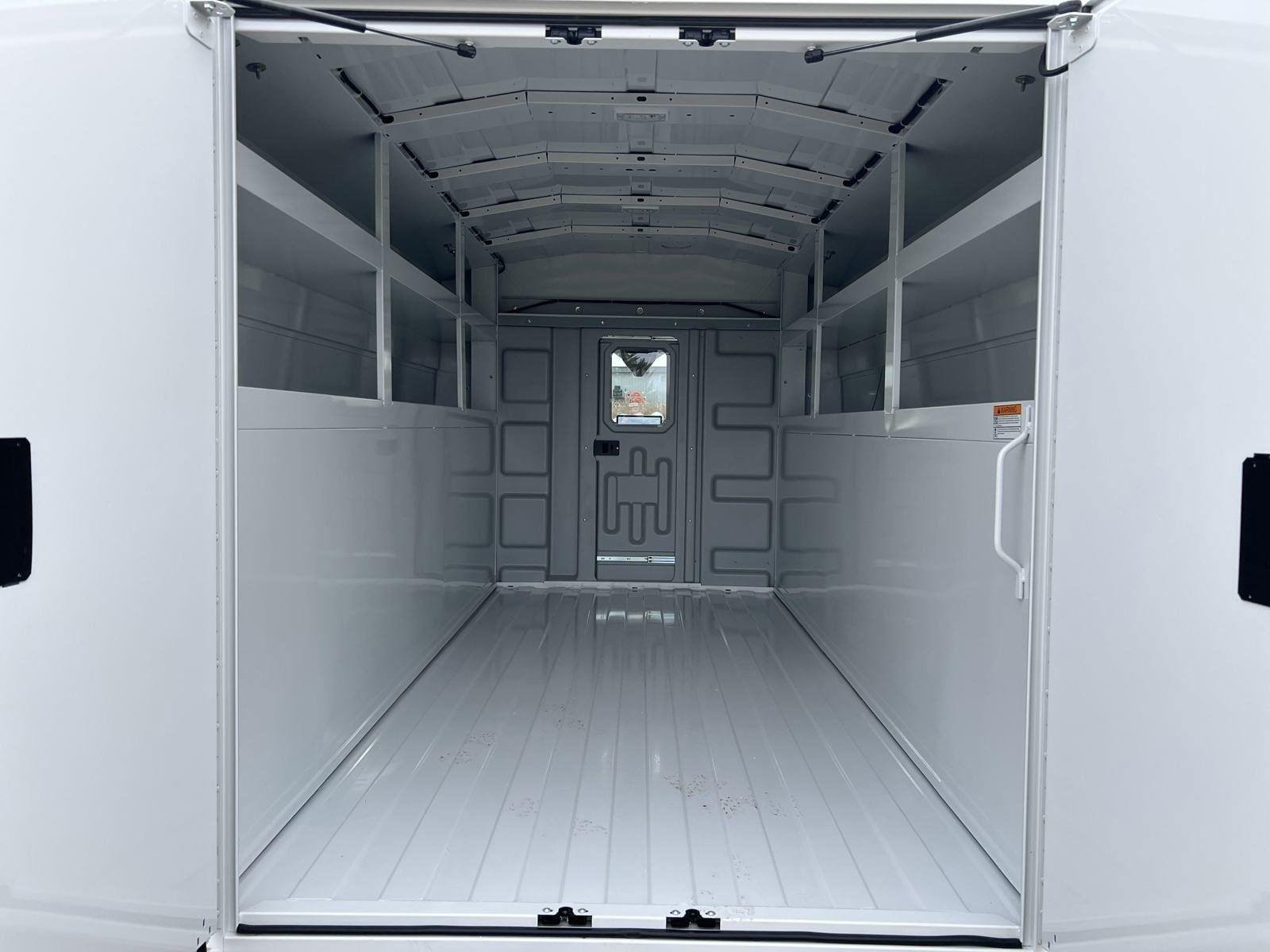 Used 2024 Oxford White Ford T350 AWD SRW image 5
