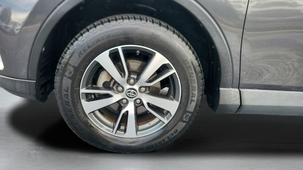 2018 Toyota RAV4 XLE - Photo 26
