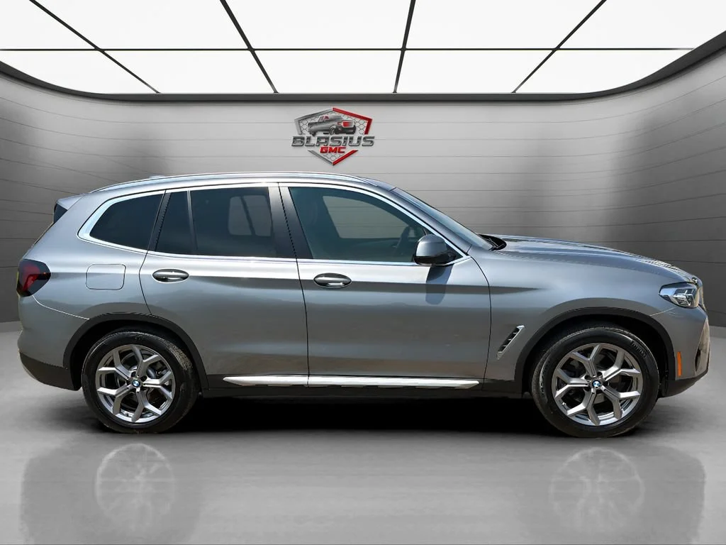 Used 2023 Gray BMW xDrive30i image 6