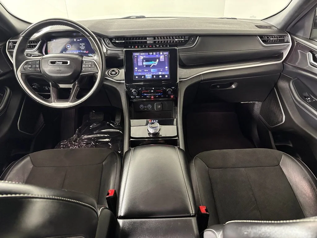 Used 2022 Bright White Clearcoat Jeep Altitude image 30