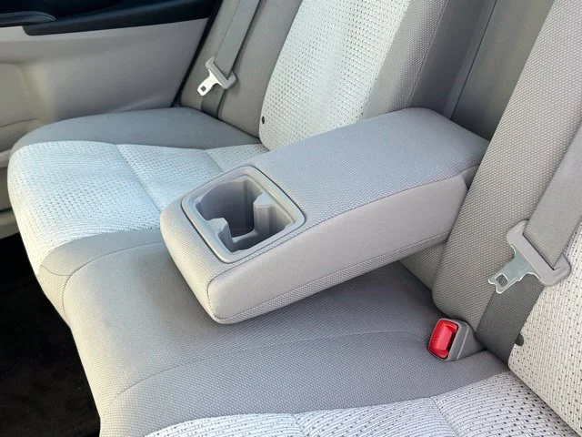 Used 2012 Silver Toyota LE image 28