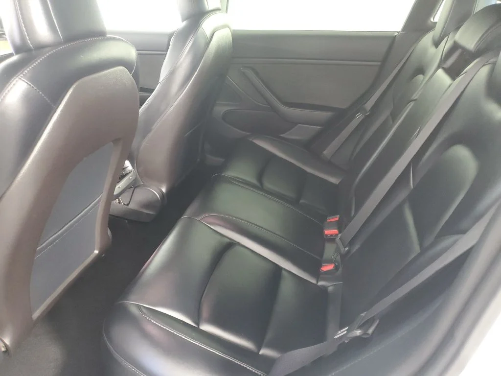 Used 2019  Tesla Standard Range Plus image 13