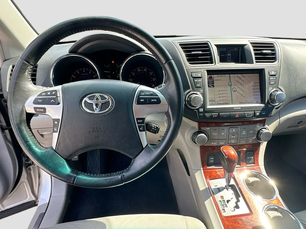 Used 2012 Silver Toyota Limited image 12