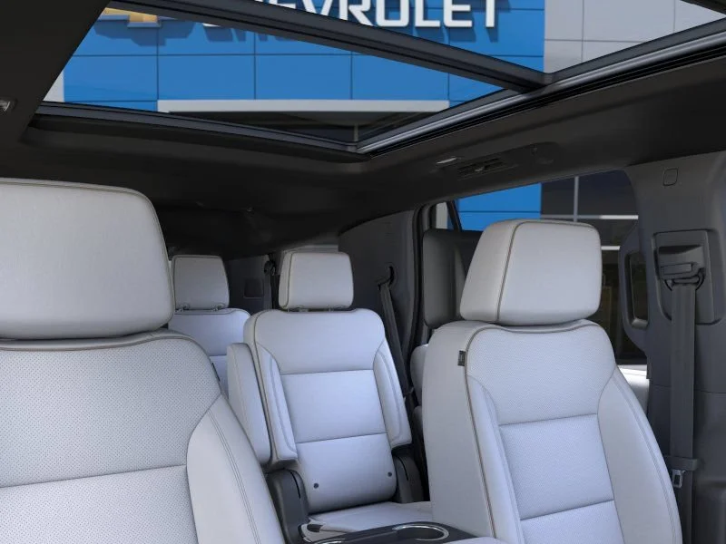 New 2026 Polar White Tricoat Chevrolet Premier image 24