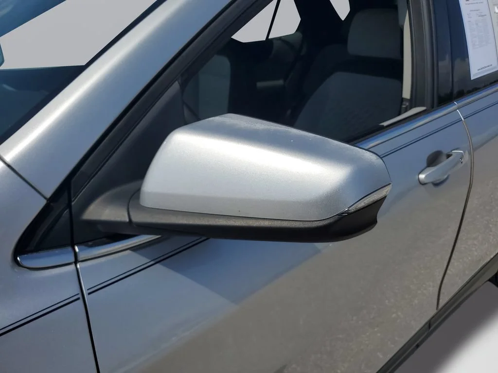 Used 2018 SILVER ICE METALLIC Chevrolet LT image 25