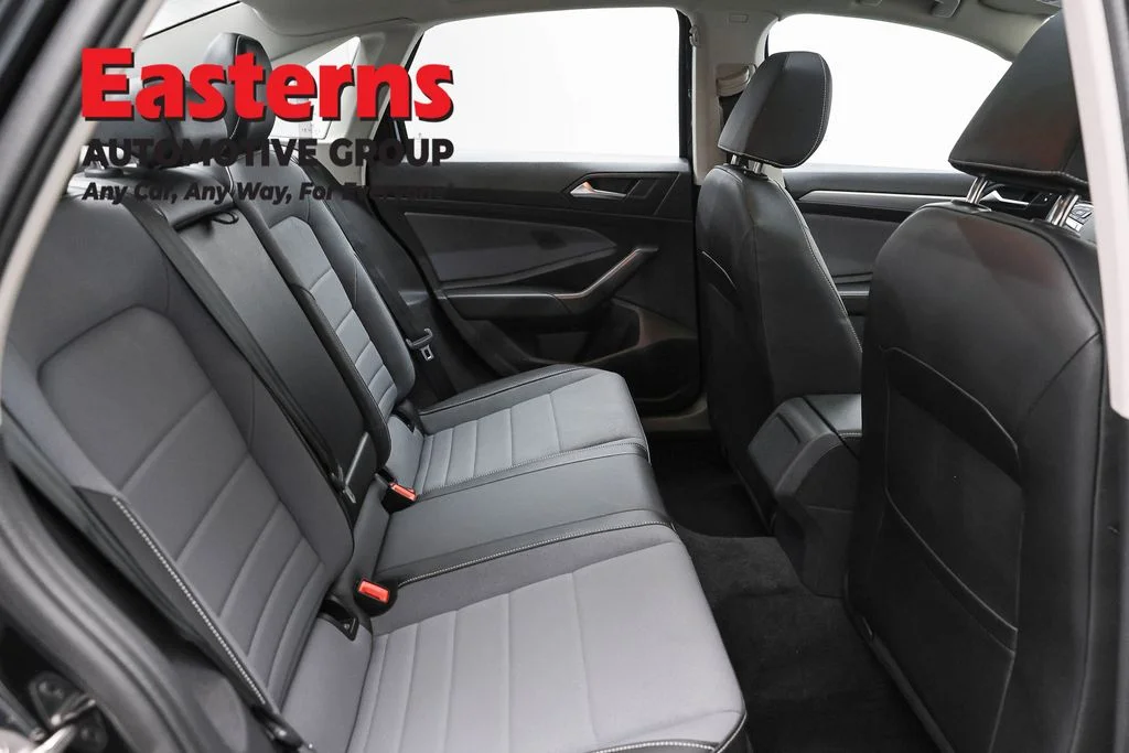 Used 2025 Black Volkswagen 1.5T SE image 22