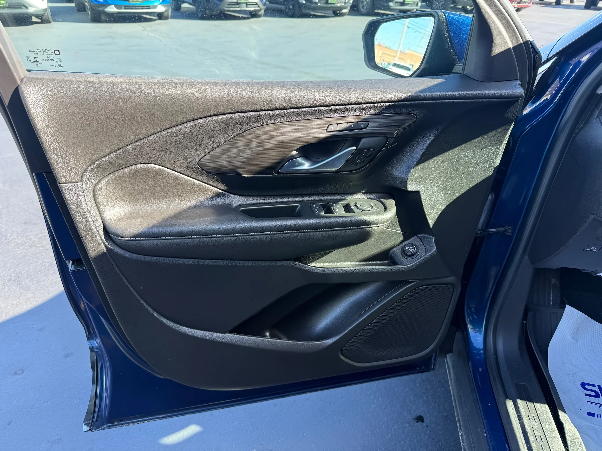 Used 2022 Marine Metallic GMC SLT image 12