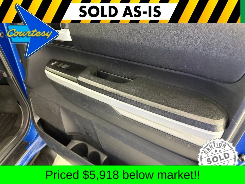 Used 2018 Blue Toyota SR5 image 40