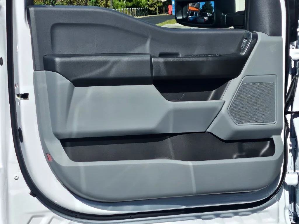 New 2027 Oxford White Ford F-250® XL image 32
