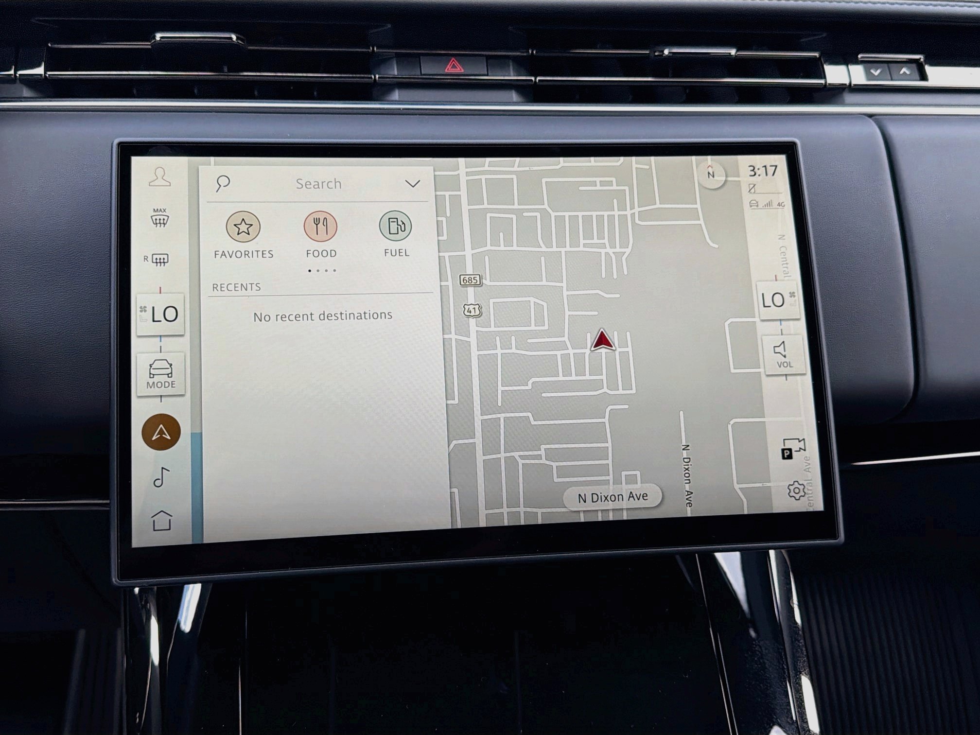 New 2027 Fuji White Land Rover Dynamic SE image 31