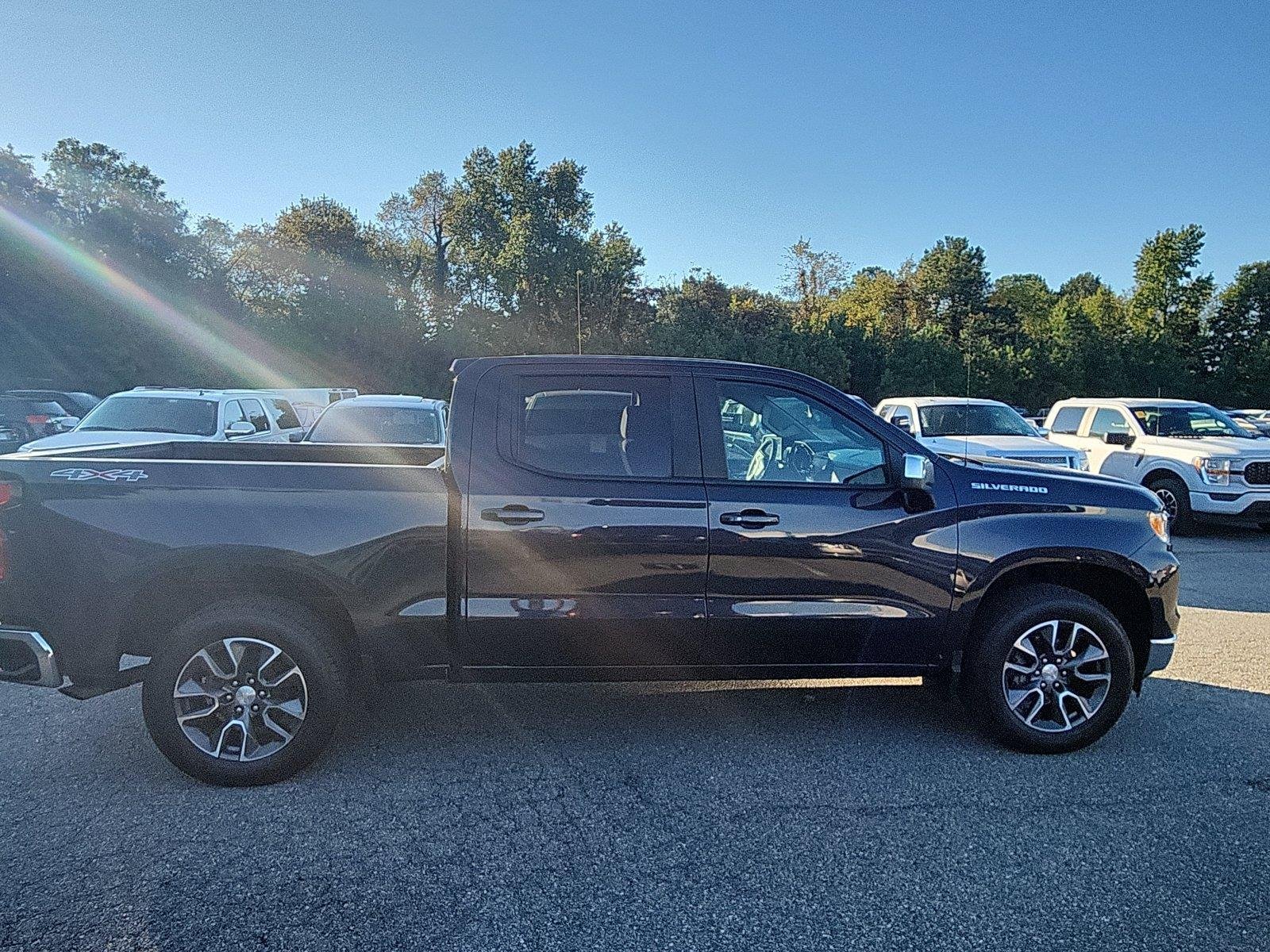 2024 Chevrolet Silverado 1500 LT - Photo 6